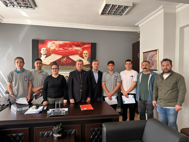 KUMLUCA FATİH MESLEKİ VE TEKNİK ANADOLU LİSESİ BAŞARIYA DOYMUYOR